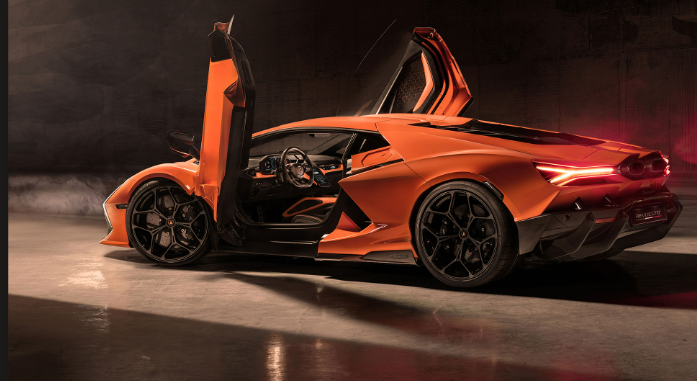 Lamborghini Revuelto
